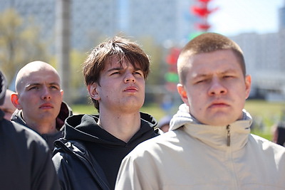 Торжественная отправка новобранцев на срочную военную службу прошла в Минске и регионах Беларуси