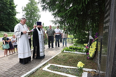 Четыре фамилии, один подвиг. Потомки экипажа Гастелло встретились на месте огненного тарана