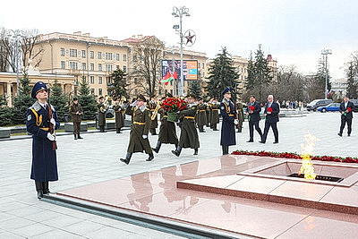 \"Нам есть чему учиться\". Председатель ЦИК Кыргызстана о работе с населением в Беларуси