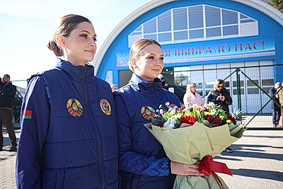 Лукашенко посетил Минский аэроклуб ДОСААФ