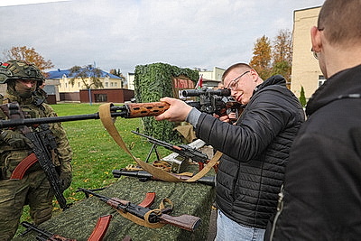 Отправка призывников на срочную военную службу началась в Беларуси