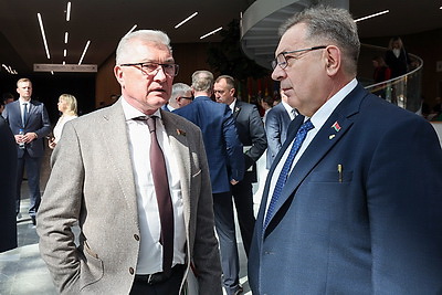 В съезде партии \"Белая Русь\" участвуют около 600 делегатов со всей страны