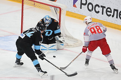 Минские динамовцы на родном льду разгромили \"Спартак\"