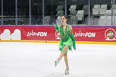 Двукратный серебряный призер Олимпийских игр Евгения Медведева провела мастер-класс для юных спортсменов