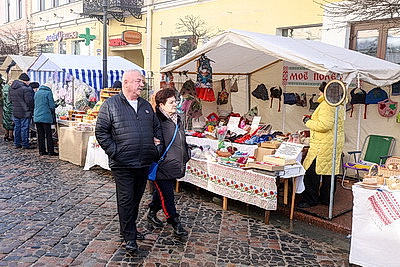 Банкуха, кузнечный мех и дубовые бочки. Чем удивляет ярмарка мастеров \"Казюкi\" в Гродно