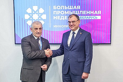 Главная тема - промышленное сотрудничество. Каранкевич встретился с руководителями делегаций регионов РФ