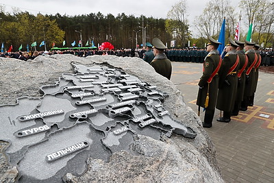 В Гомеле открыли памятную композицию к 40-летию аварии на ЧАЭС