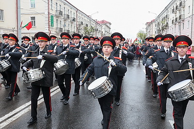 Праздничный Витебск. Жители и гости города празднуют День Победы