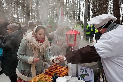 С задором, песнями и вкусными угощениями встретили в Могилеве праздник \"С Рождеством-2026\"