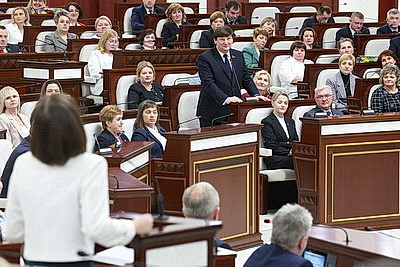 Диалог о будущем сердца страны. В Овальном зале собрались женщины, которые хотят сделать жизнь на селе ярче и комфортнее