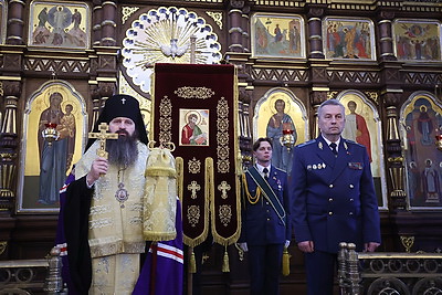 Хоругвь с ликом апостола и евангелиста Матфея торжественно вручили Гродненской региональной таможне