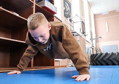 \"С первого занятия понял: здесь воспитывают силу духа, характер\". Чем увлекает гомельских ребят \"Сокол\"