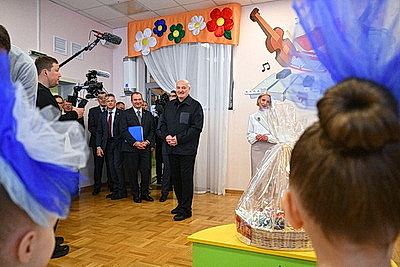 Пример райцентра с развитой социальной инфраструктурой. Что Лукашенко показали в Петрикове