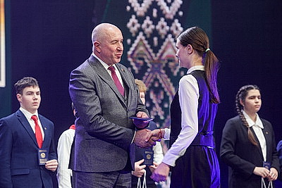 Мир, порядок, защита ценностей. Караев об Основном Законе на торжестве в честь Дня Конституции