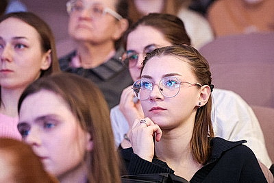 Спецпрограмма \"М.@rt.контакта\": российский режиссер провел мастер-класс для творческой молодежи Могилева