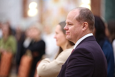 Для научных сотрудников НАН и представителей БГЭУ провели экскурсию во Дворце Независимости