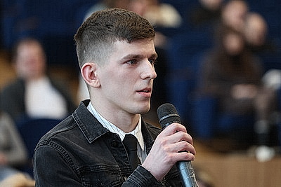 Потенциал и действующая сила. В Минске стартовала III Школа молодого ученого