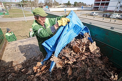 Весенняя уборка началась на улицах Минска