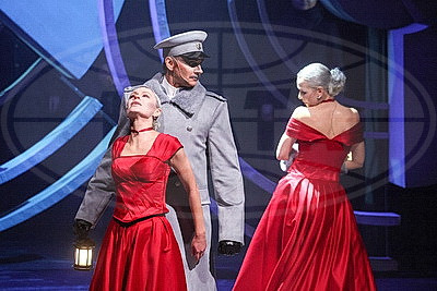 Орловский театр \"Свободное пространство\" представил на театральном форуме \"M.@rt.контакт\" спектакль \"Анна. Сны\"