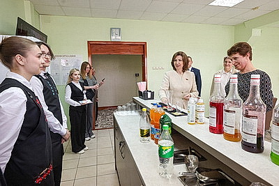 Встреча Кочановой с воспитанниками социально-педагогических центров прошла в столичном колледже