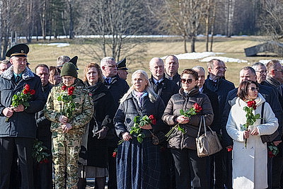 \"Пусть скорбь и печаль обернутся в мужество ваше и силу\". В Хатыни проходит всенародная вахта памяти