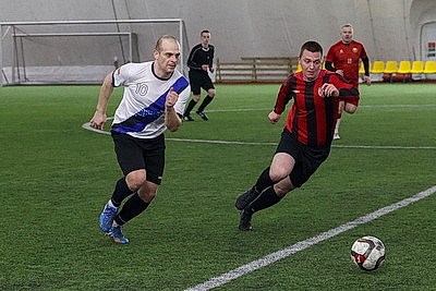 Товарищеский футбольный матч сыграли сборная Следственного комитета и команда \"Родина\"