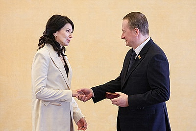 Люди разных профессий, но с общим подходом к делу. В Минске вручили госнаграды