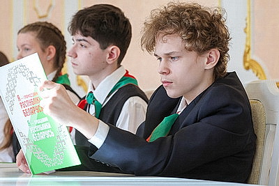 18 отличников учебы из Витебской области получили первые паспорта