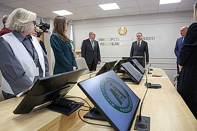 Каранкевич представил нового министра информации коллективу ведомства