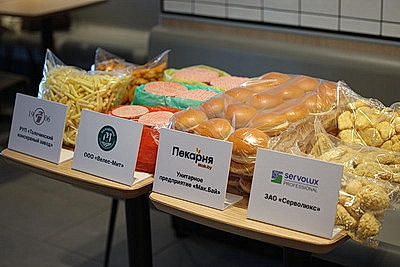 Лукашенко посетил один из ресторанов сети \"Мак.бай\"