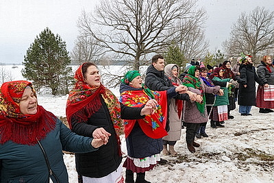 Старинный обряд \"Чырачка\" провели в агрогородке Тонеж