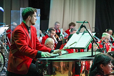 Музыка, объединившая поколения: оркестр имени Финберга переосмыслил хиты из советских фильмов