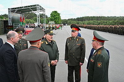 Лукашенко принял участие в церемонии приведения к военной присяге в Борисовском районе