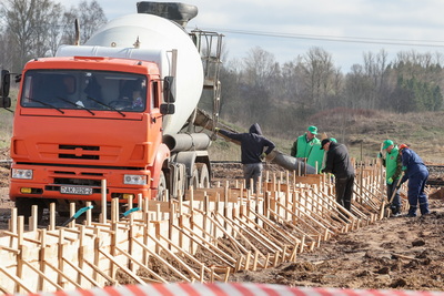Республиканский субботник: помощь в возведении МТК оказали в Витебском районе