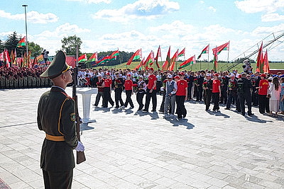 Символ мужества и гордости народа. Торжества по случаю Дня Независимости проходят на Кургане Славы