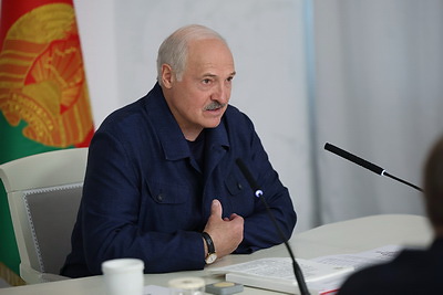 Торговля на селе и перспективы БелОМО. Лукашенко посетил Вилейский район