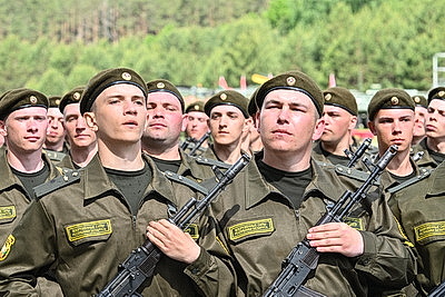 Лукашенко принял участие в церемонии приведения к военной присяге в Борисовском районе