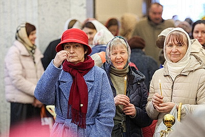 Благодатный огонь от гроба Господня доставили в Минск