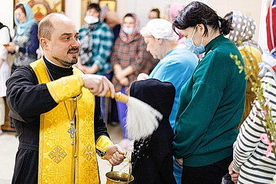 За каждой больницей закреплен приход. Как БПЦ помогает маленьким пациентам и их семьям справиться с болезнью