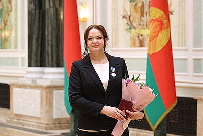 Едины в стремлении сделать страну лучше. Лукашенко в преддверии 8 Марта вручил женщинам госнаграды