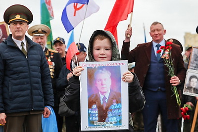 Праздничный Витебск. Жители и гости города празднуют День Победы