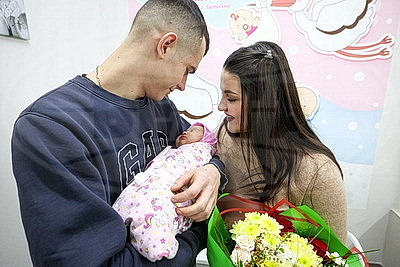 В Витебске поздравили мам, родивших первых в 2026 году детей