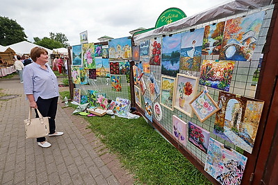 Около 480 участников собрал в фестивальном Витебске \"Задзвінскі кірмаш\"