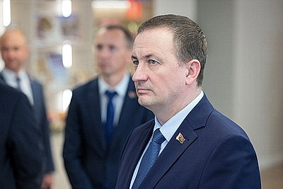 На повестке - развитие отечественной кондитерской отрасли. Турчин посетил \"Коммунарку\"