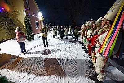 Деревня, где каждый мечтает стать \"царем\". Как в Семежево сохраняют уникальный обряд