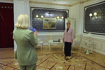 Для участников форума \"Женщина и будущее деревни\" провели экскурсию во Дворце Независимости