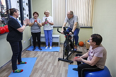 Минтруда и РОО \"Белая Русь\" провели совместную акцию в ТЦСОН Фрунзенского района Минска