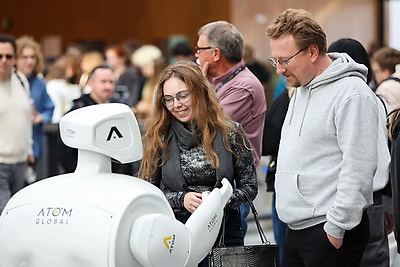 ИИ, роботы и интерактив. В Минске стартовал AI Atom Global Expo