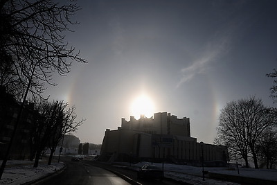 Солнечное гало в морозный день в Гродно