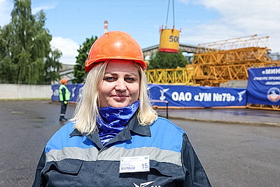Всегда на высоте. В Минске прошел конкурс машинистов башенного крана среди женщин